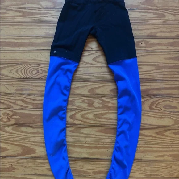 ALO Yoga Black and Royal Blue Ribbed Goddess Leggings - Picture 2 of 4